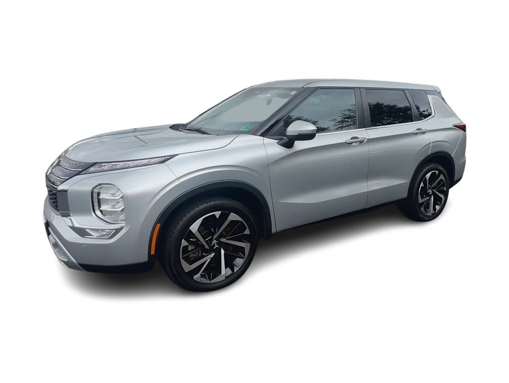 Thumbnail: 2022 Mitsubishi Outlander - 17