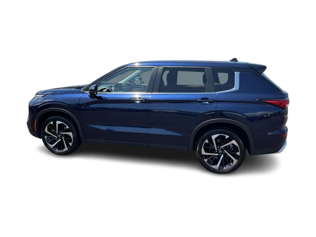 Thumbnail: 2024 Mitsubishi Outlander - 17