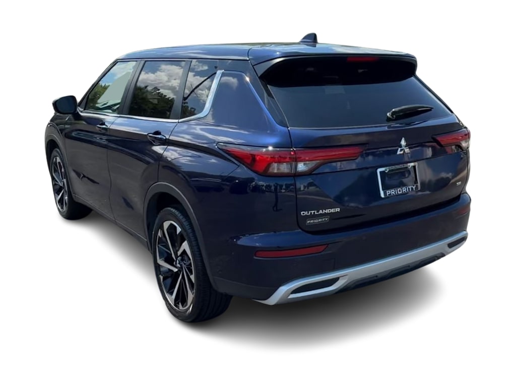 Thumbnail: 2024 Mitsubishi Outlander - 4