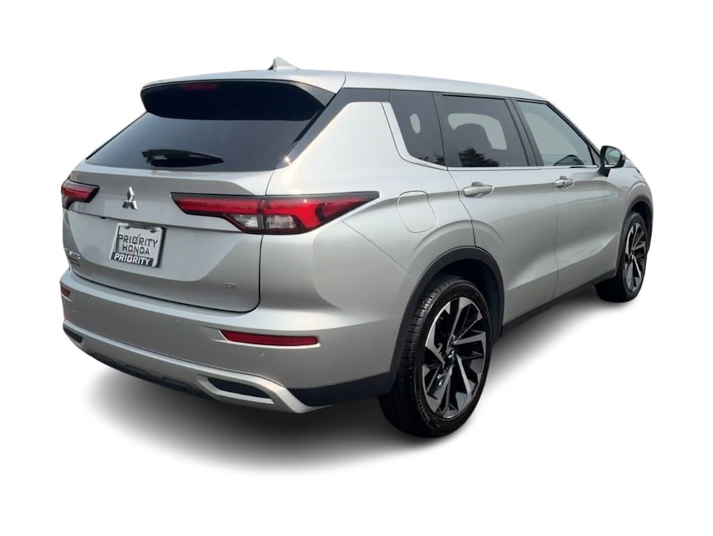 Thumbnail: 2024 Mitsubishi Outlander - 18