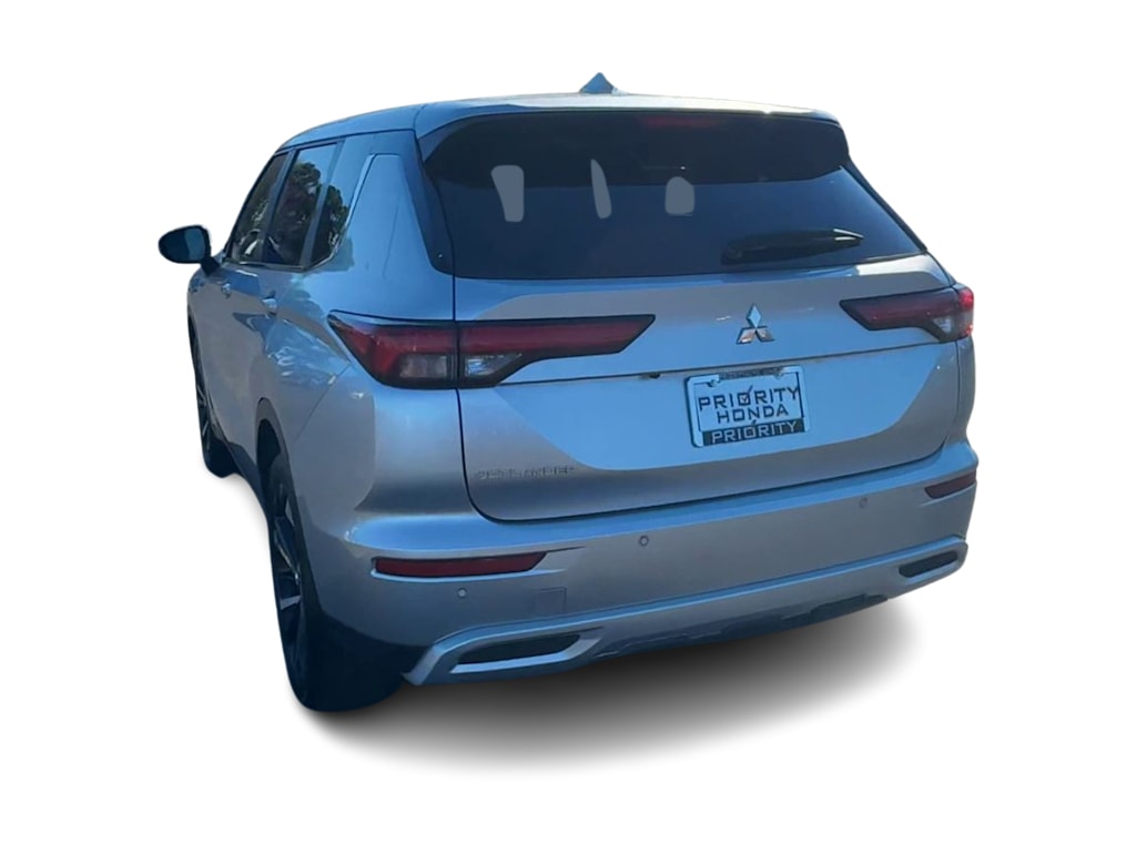 Thumbnail: 2024 Mitsubishi Outlander - 4