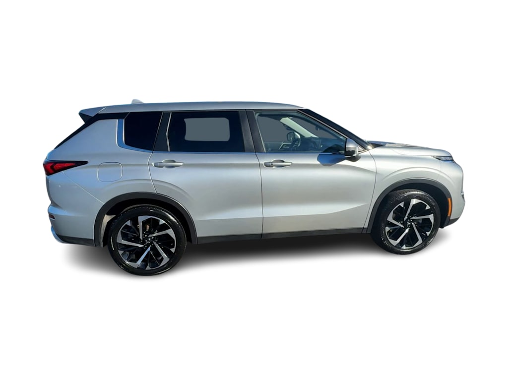Thumbnail: 2024 Mitsubishi Outlander - 18
