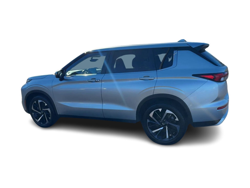 Thumbnail: 2024 Mitsubishi Outlander - 16