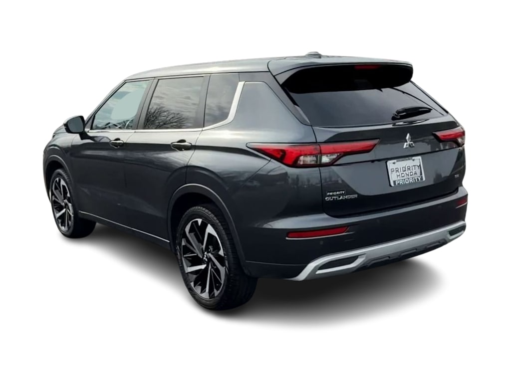 Thumbnail: 2024 Mitsubishi Outlander - 4