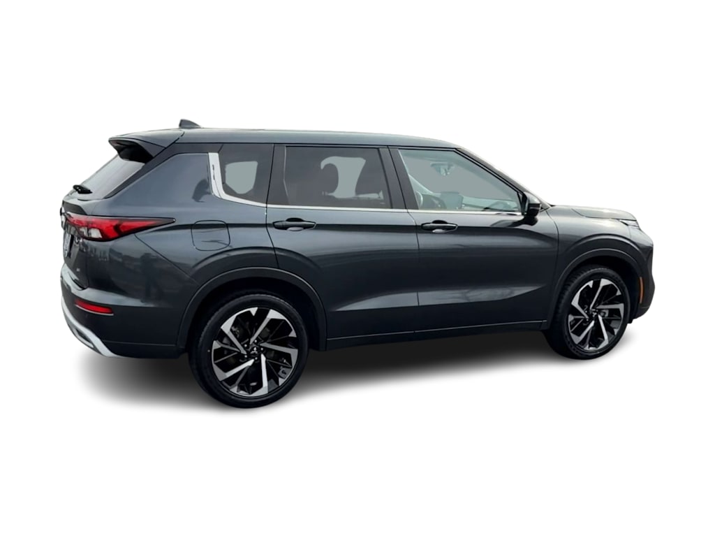 Thumbnail: 2024 Mitsubishi Outlander - 18