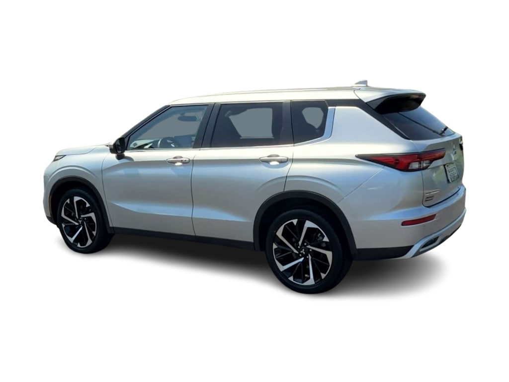 Thumbnail: 2024 Mitsubishi Outlander - 4