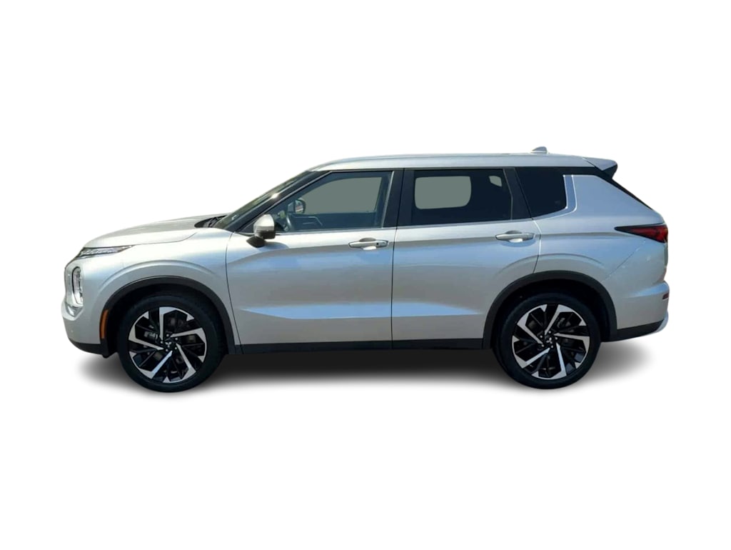 Thumbnail: 2024 Mitsubishi Outlander - 3