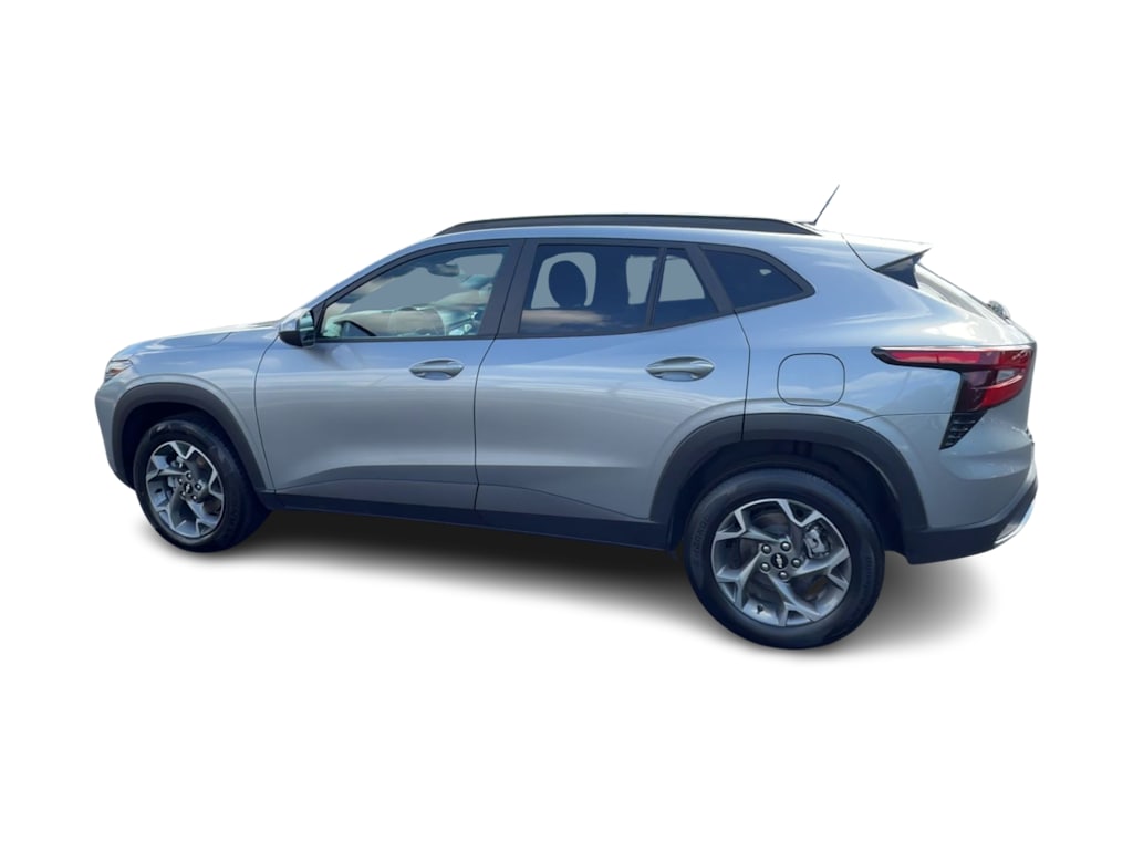 Thumbnail: 2025 Chevrolet Trax - 17
