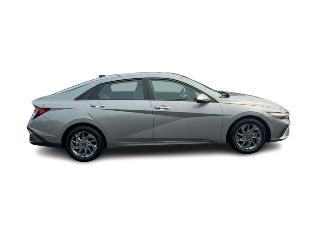 Thumbnail: 2024 Hyundai Elantra - 19