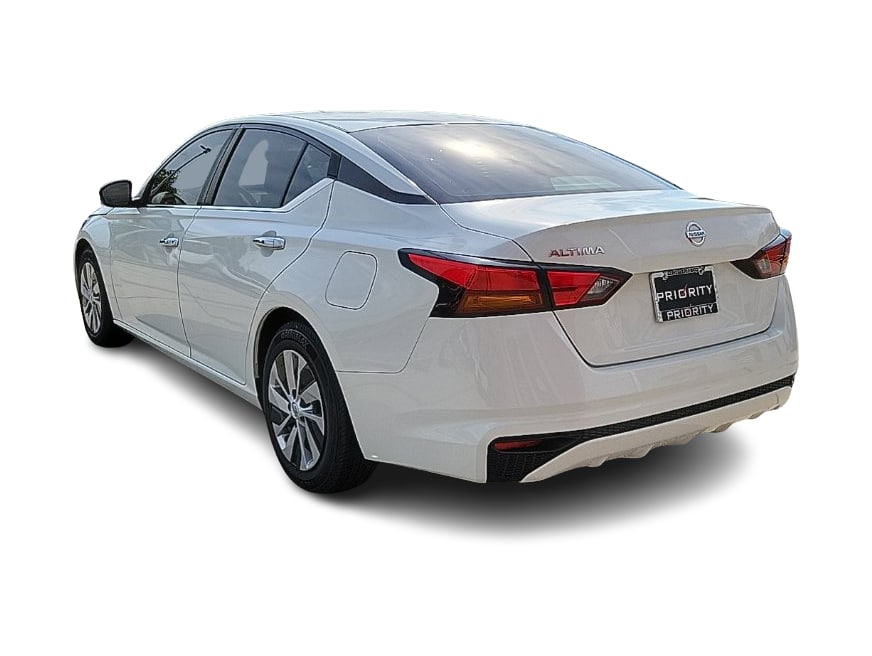 Thumbnail: 2022 Nissan Altima - 4