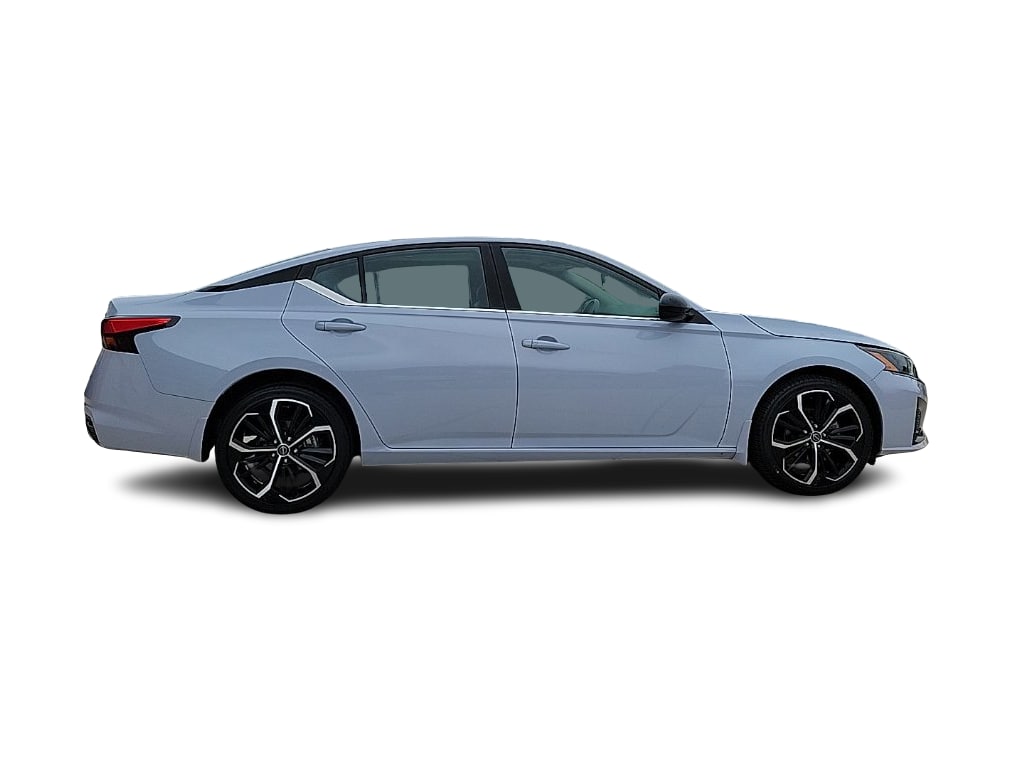Thumbnail: 2023 Nissan Altima - 18