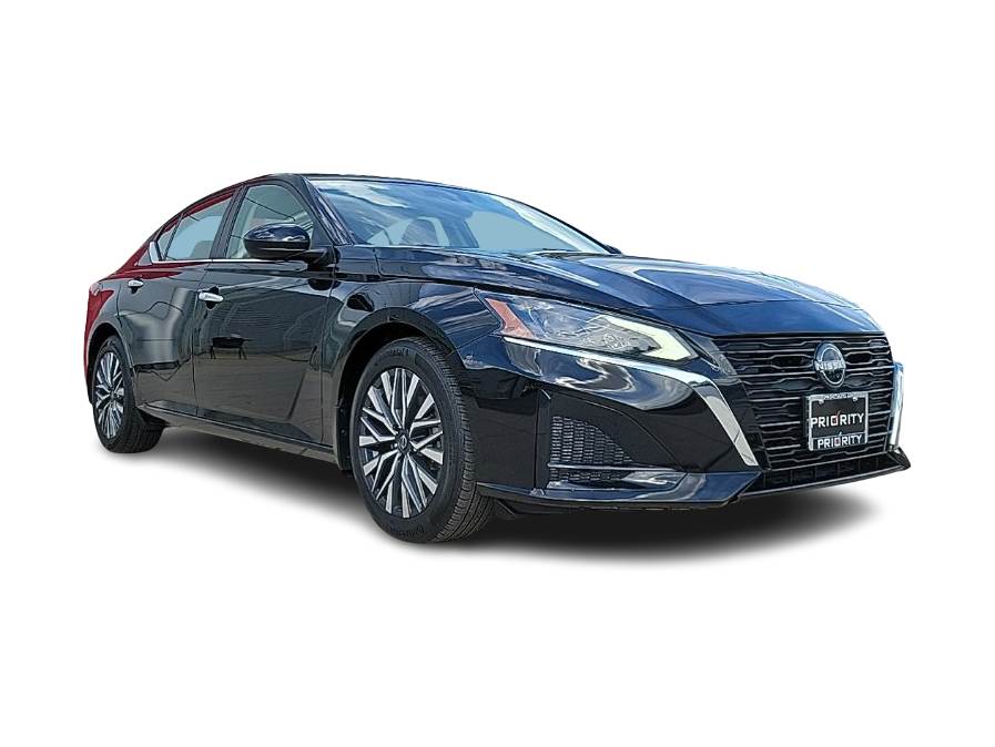 Thumbnail: 2023 Nissan Altima - 18