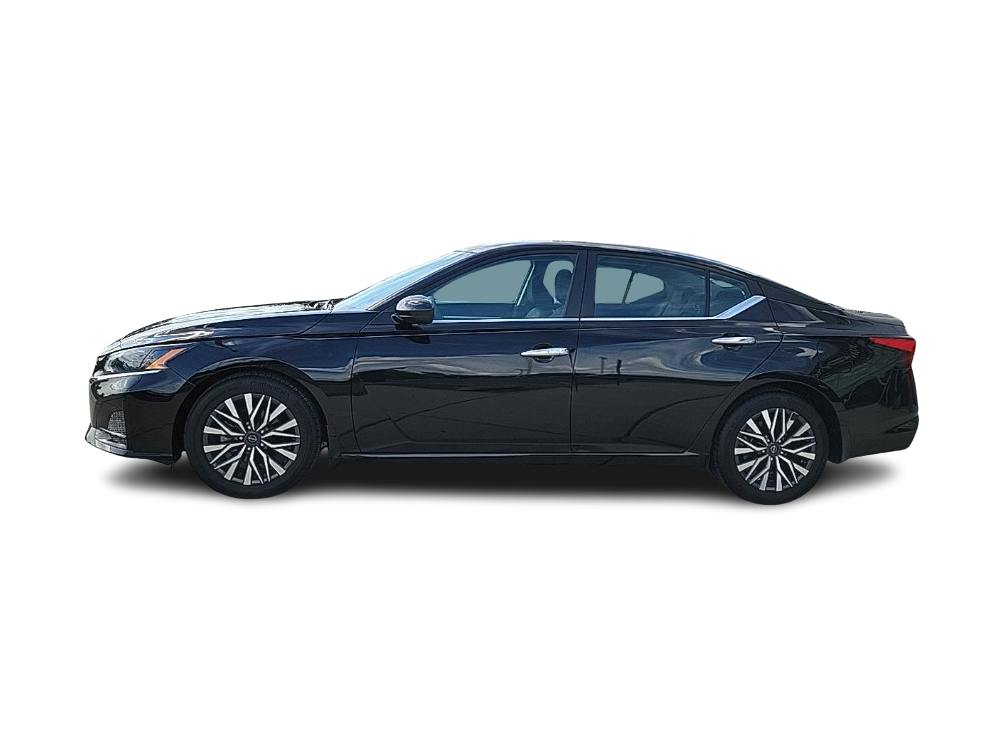 Thumbnail: 2023 Nissan Altima - 3