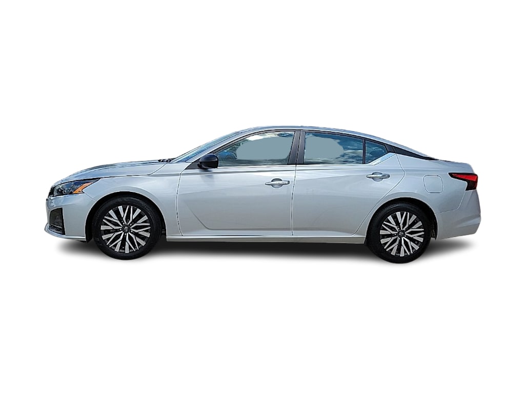 Thumbnail: 2024 Nissan Altima - 3