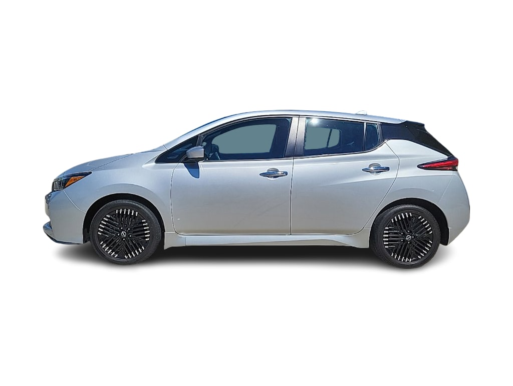 Thumbnail: 2023 Nissan Leaf - 3