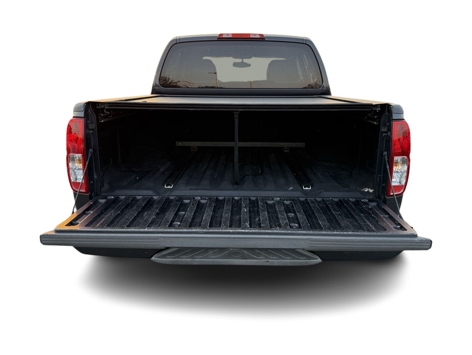 2011 Nissan Frontier PRO-4X 16