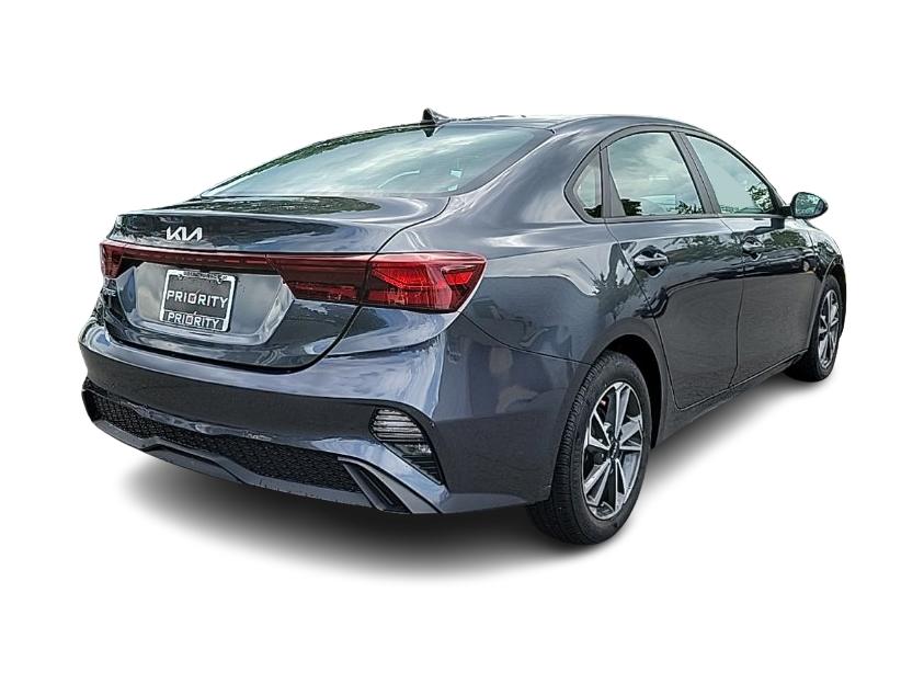 Thumbnail: 2024 Kia Forte - 14