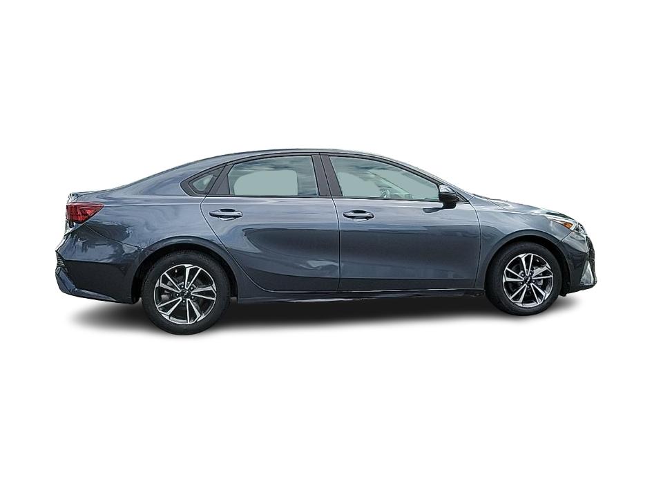 Thumbnail: 2024 Kia Forte - 15