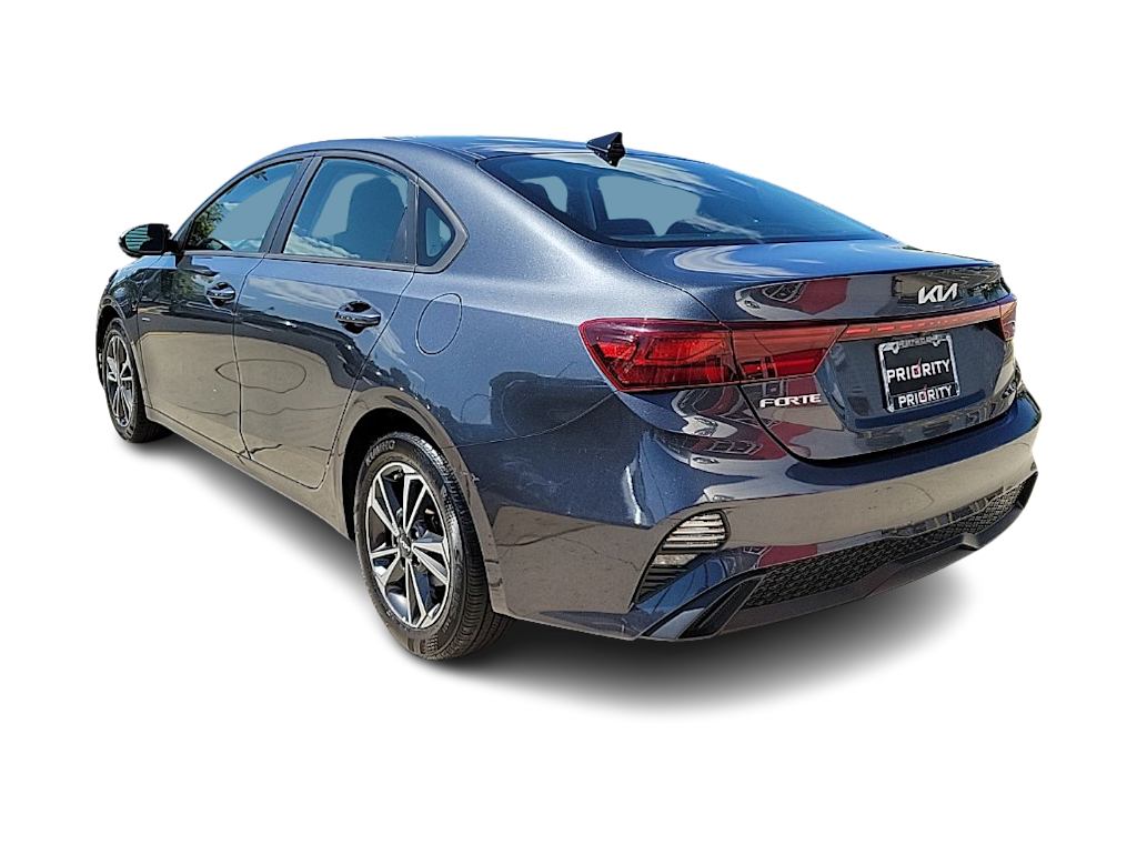 Thumbnail: 2024 Kia Forte - 4