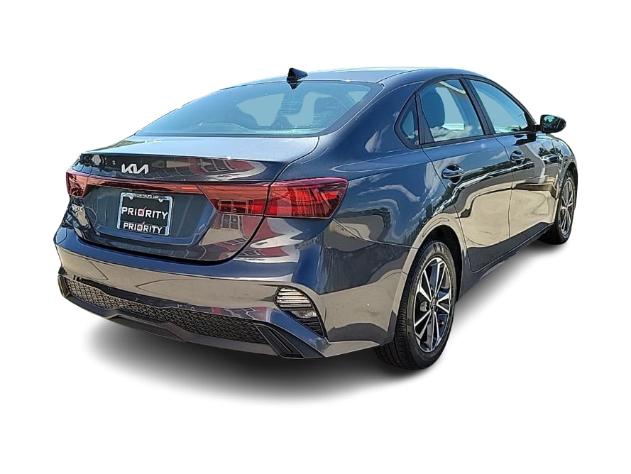 Thumbnail: 2024 Kia Forte - 17