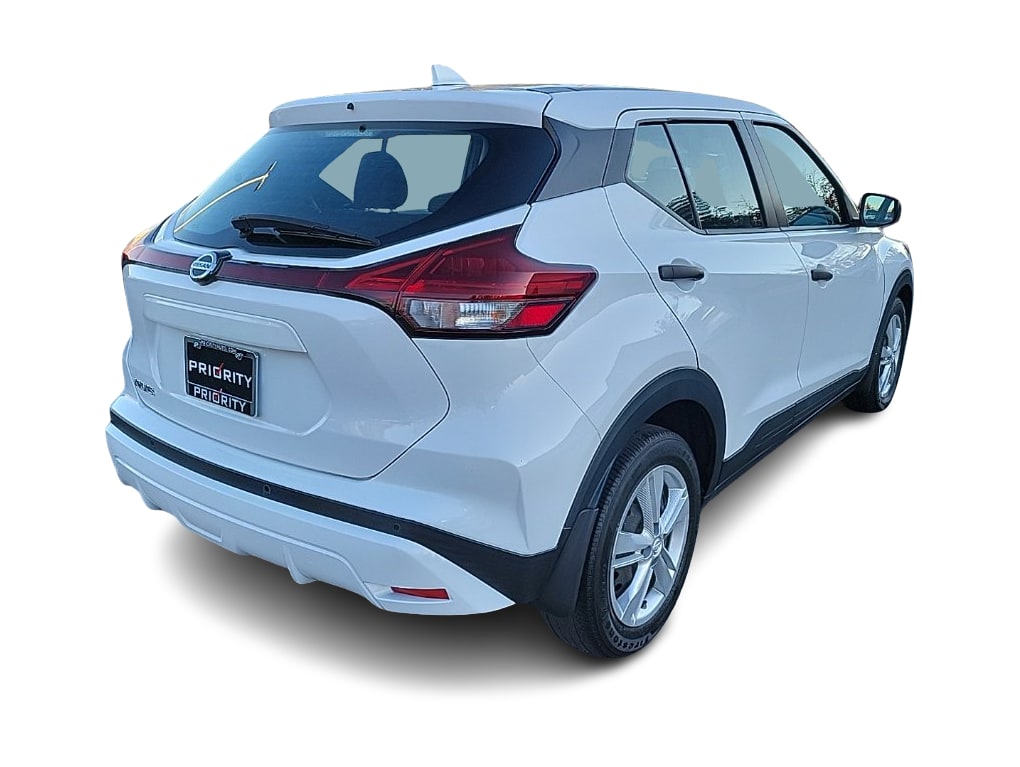 Thumbnail: 2021 Nissan Kicks - 17