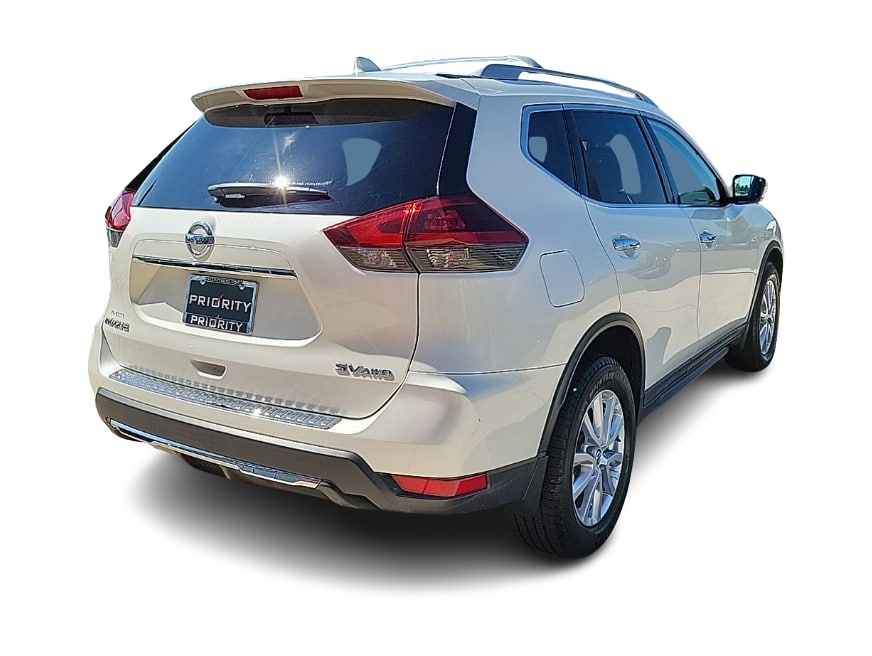 Thumbnail: 2018 Nissan Rogue - 16