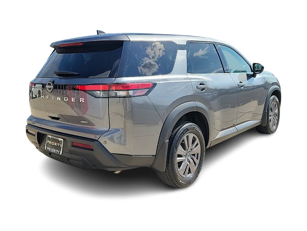 Thumbnail: 2023 Nissan Pathfinder - 17