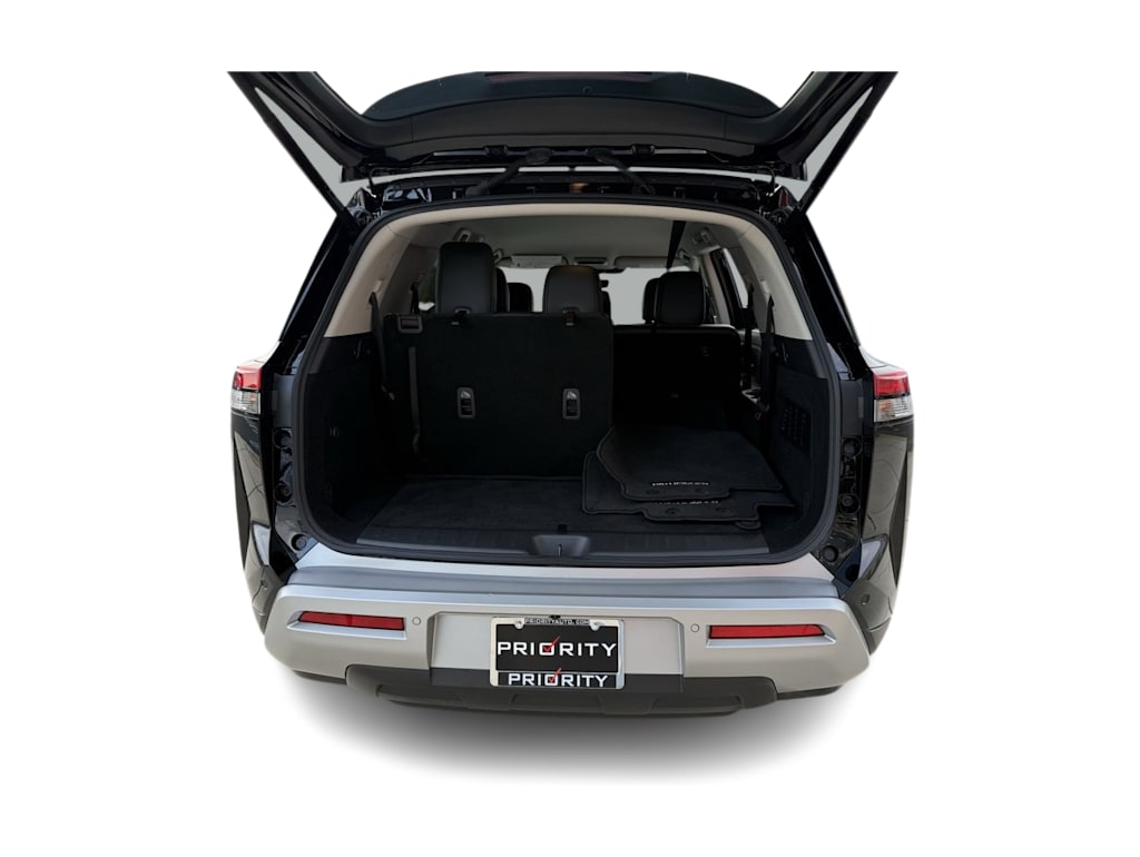 Thumbnail: 2024 Nissan Pathfinder - 17