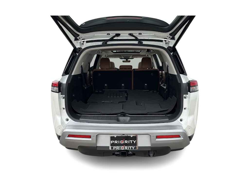 Thumbnail: 2025 Nissan Pathfinder - 16