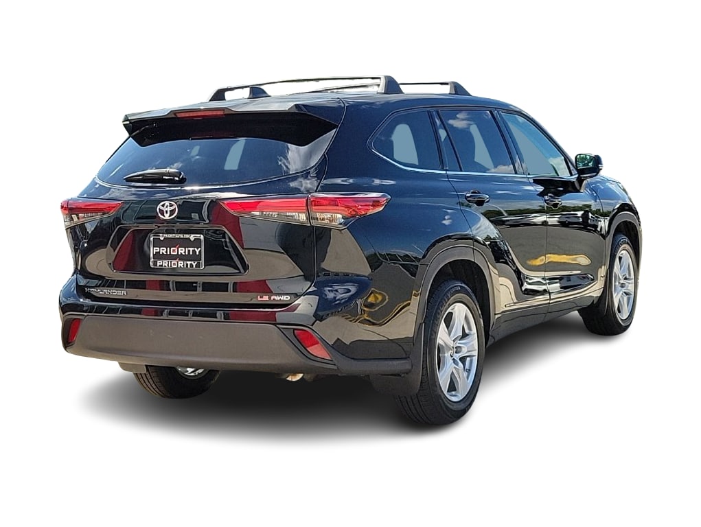 Thumbnail: 2022 Toyota Highlander - 16