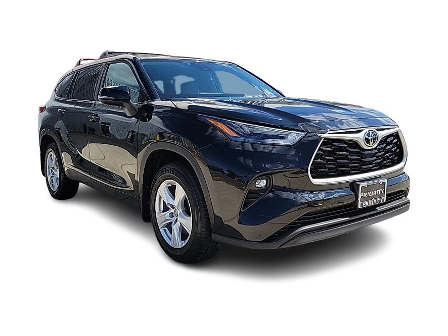 Thumbnail: 2022 Toyota Highlander - 17