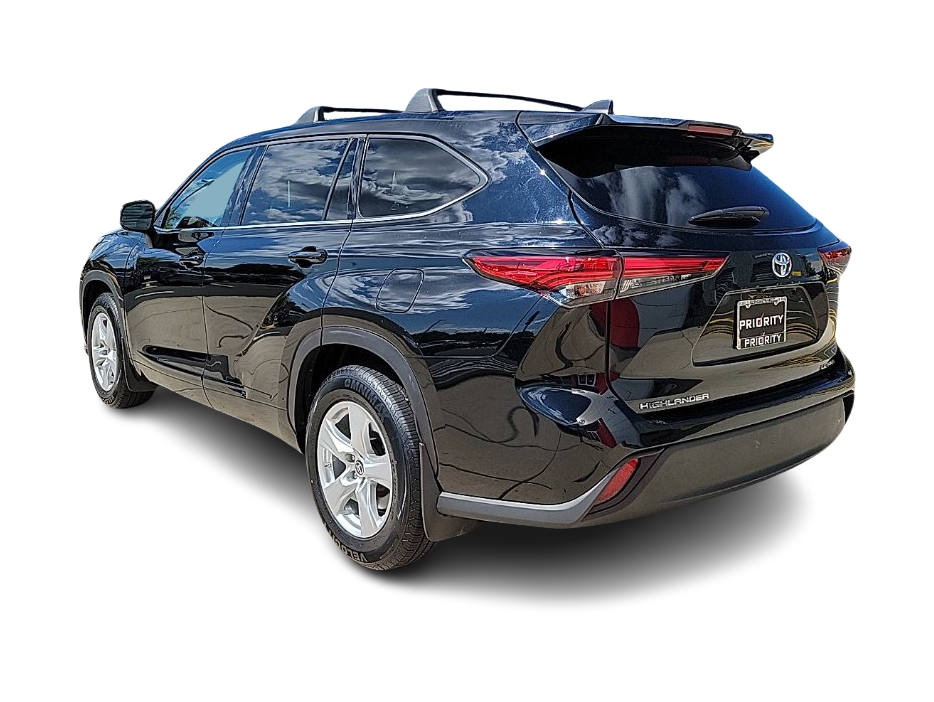 Thumbnail: 2022 Toyota Highlander - 4