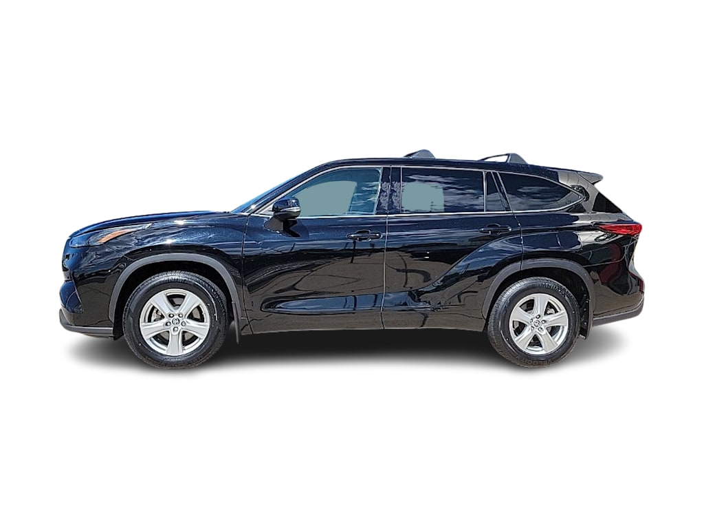 Thumbnail: 2022 Toyota Highlander - 3