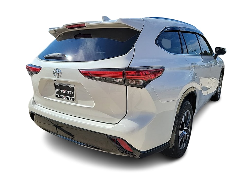 Thumbnail: 2021 Toyota Highlander - 17
