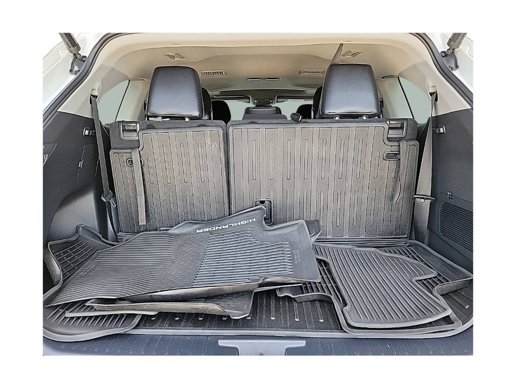 Thumbnail: 2021 Toyota Highlander - 15