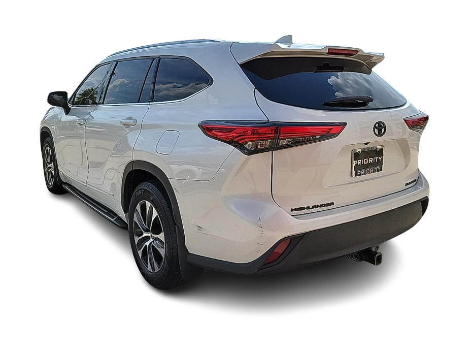 Thumbnail: 2021 Toyota Highlander - 4