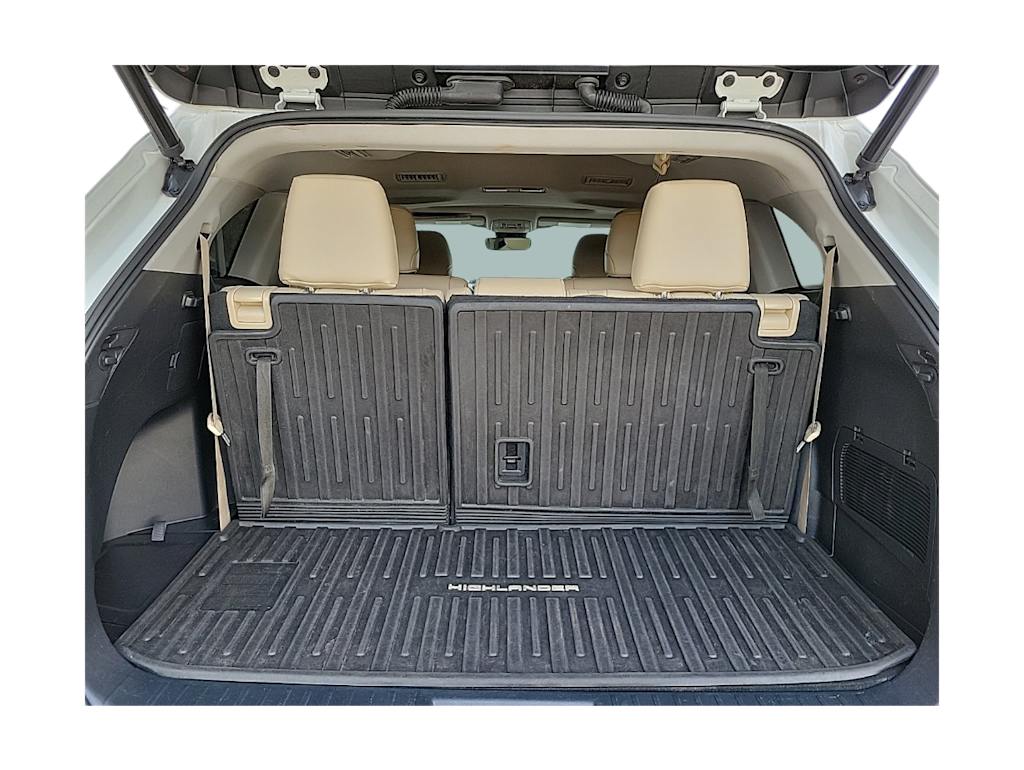 Thumbnail: 2021 Toyota Highlander - 15