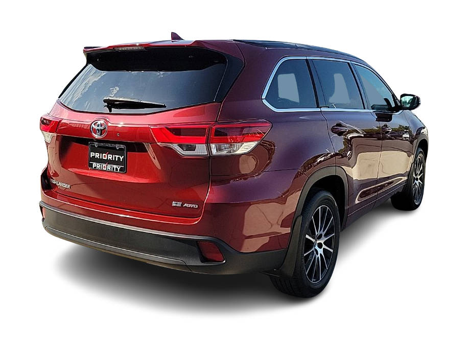 Thumbnail: 2017 Toyota Highlander - 18