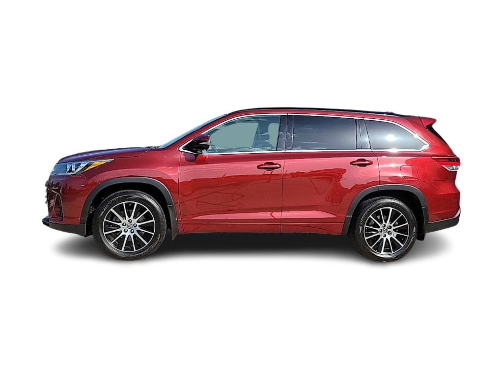 Thumbnail: 2017 Toyota Highlander - 3