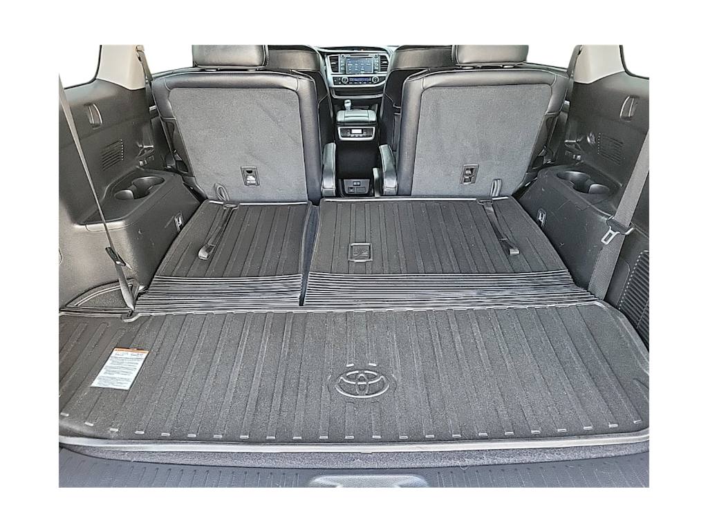 Thumbnail: 2017 Toyota Highlander - 16