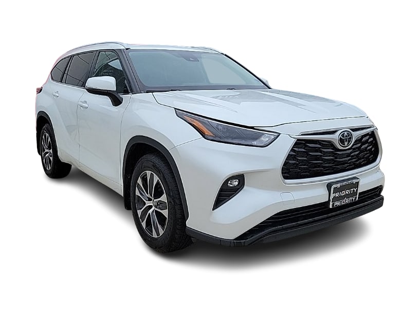 Thumbnail: 2023 Toyota Highlander - 19