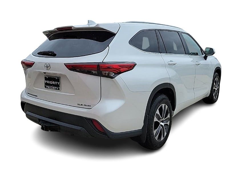 Thumbnail: 2023 Toyota Highlander - 17