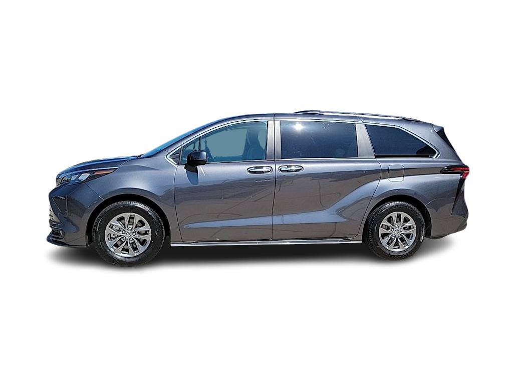 Thumbnail: 2025 Toyota Sienna - 3