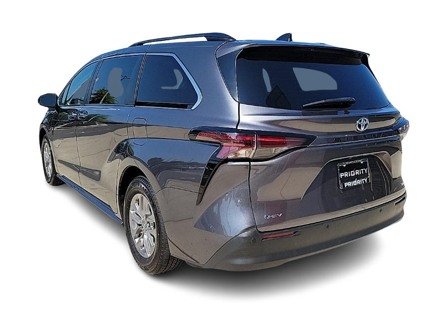 Thumbnail: 2025 Toyota Sienna - 4