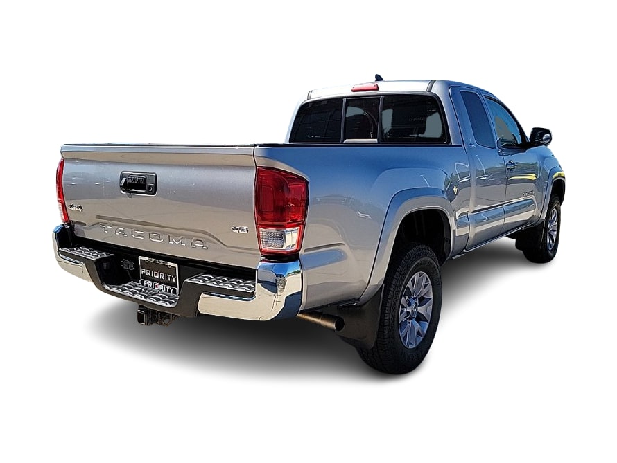 Thumbnail: 2017 Toyota Tacoma - 19