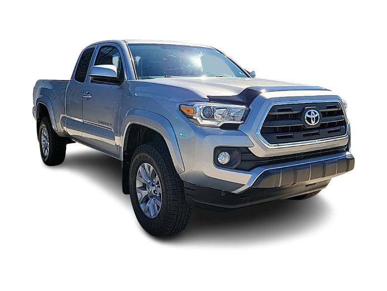 Thumbnail: 2017 Toyota Tacoma - 16