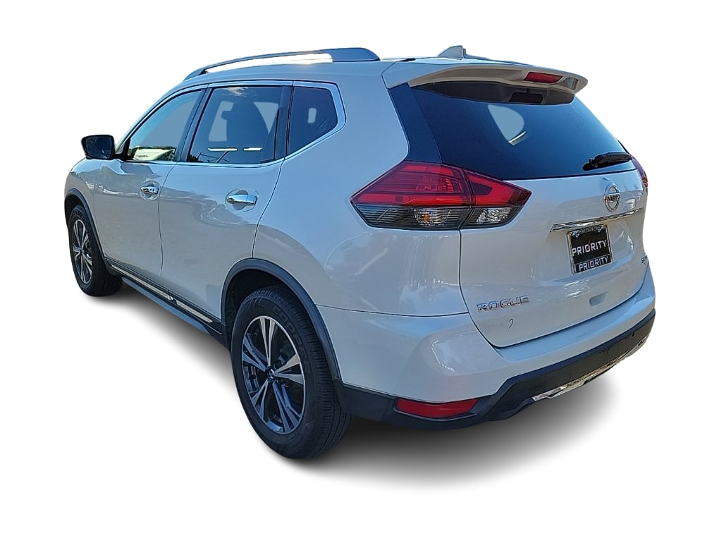 Thumbnail: 2017 Nissan Rogue - 4