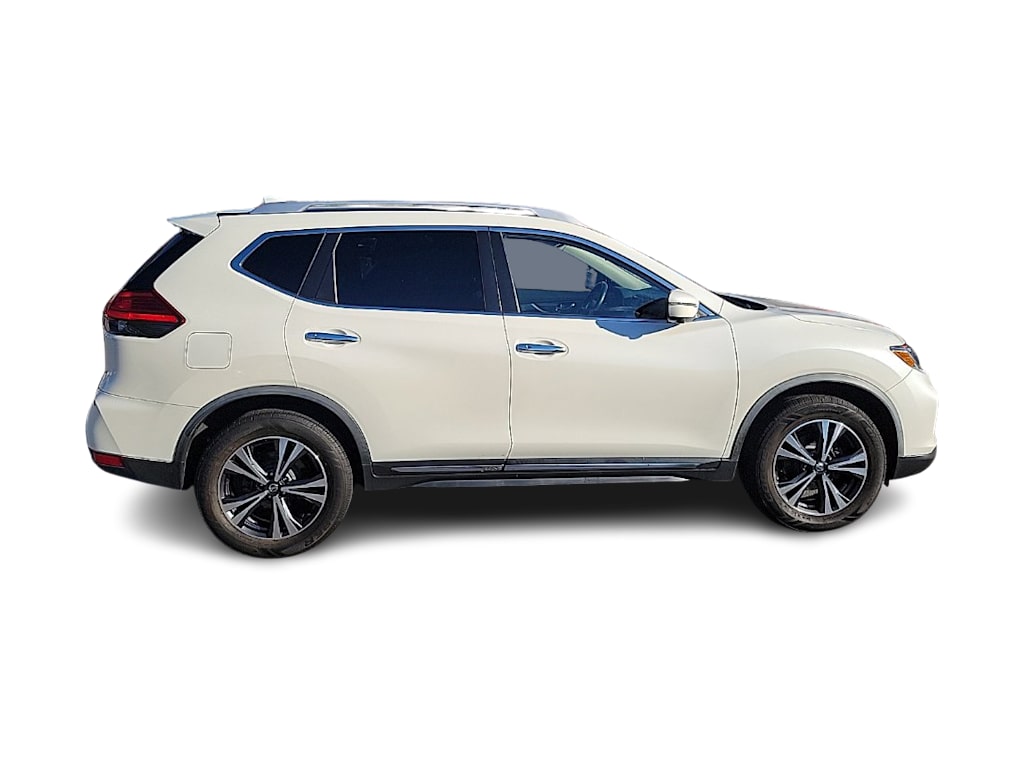 Thumbnail: 2017 Nissan Rogue - 18