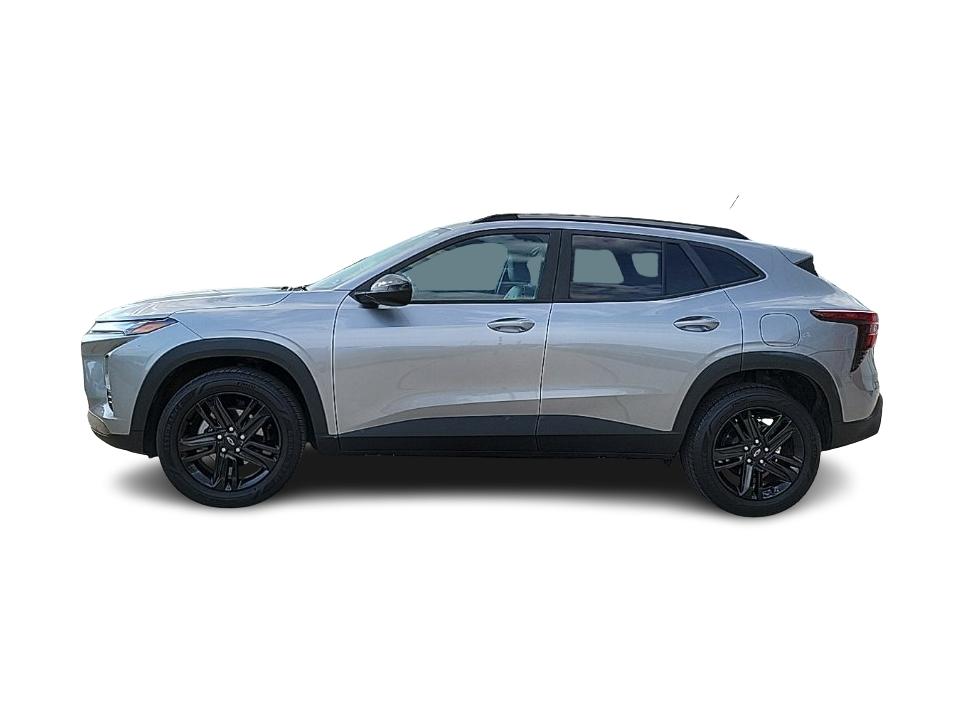 Thumbnail: 2025 Chevrolet Trax - 3