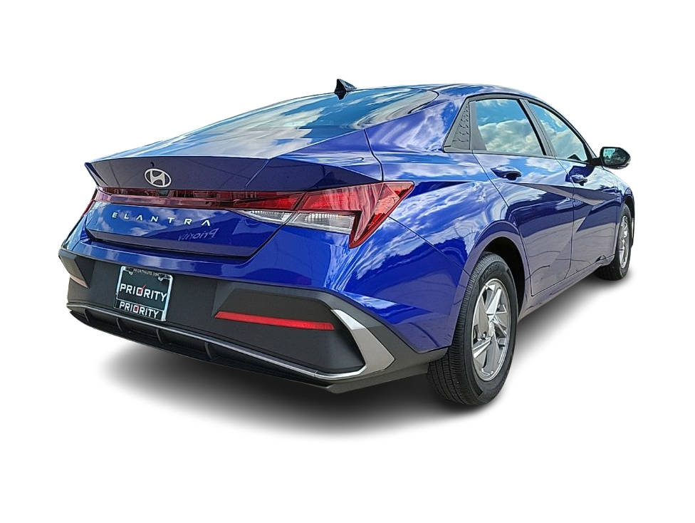 Thumbnail: 2024 Hyundai Elantra - 17